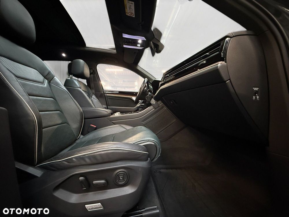 Volkswagen Touareg - 23