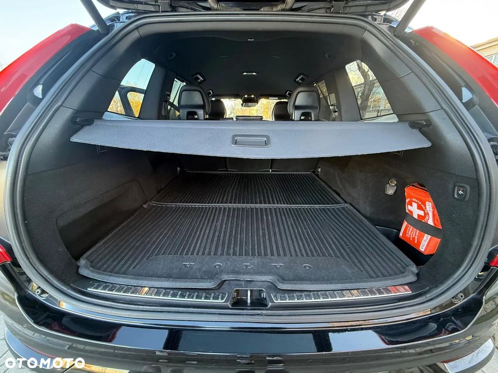 Volvo XC 90 D5 AWD R-Design - 12