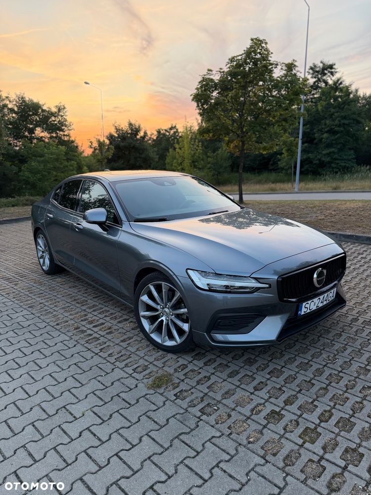 Volvo S60 T5 Momentum Pro - 1