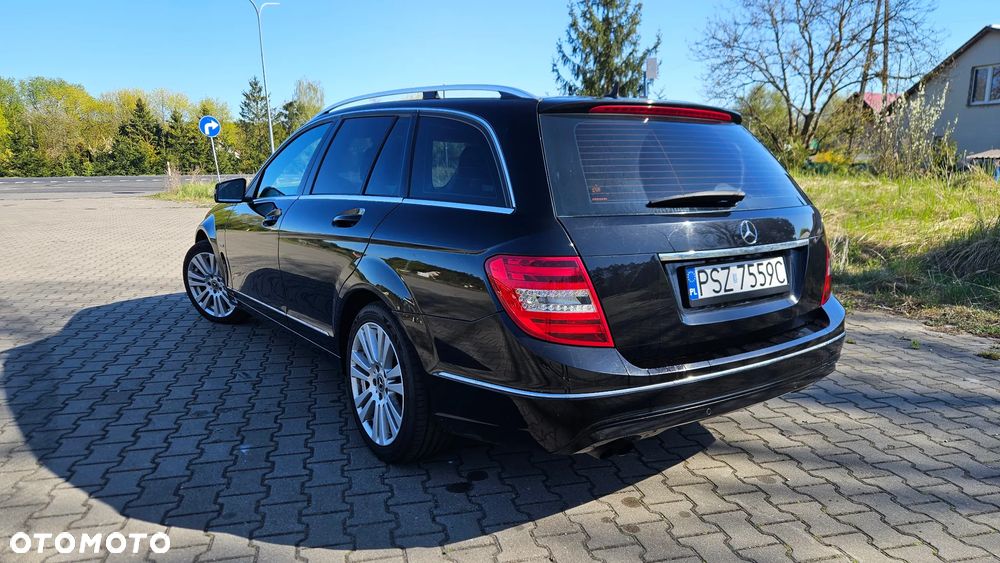 Mercedes-Benz Klasa C 180 CGI BlueEff Avantgarde - 4