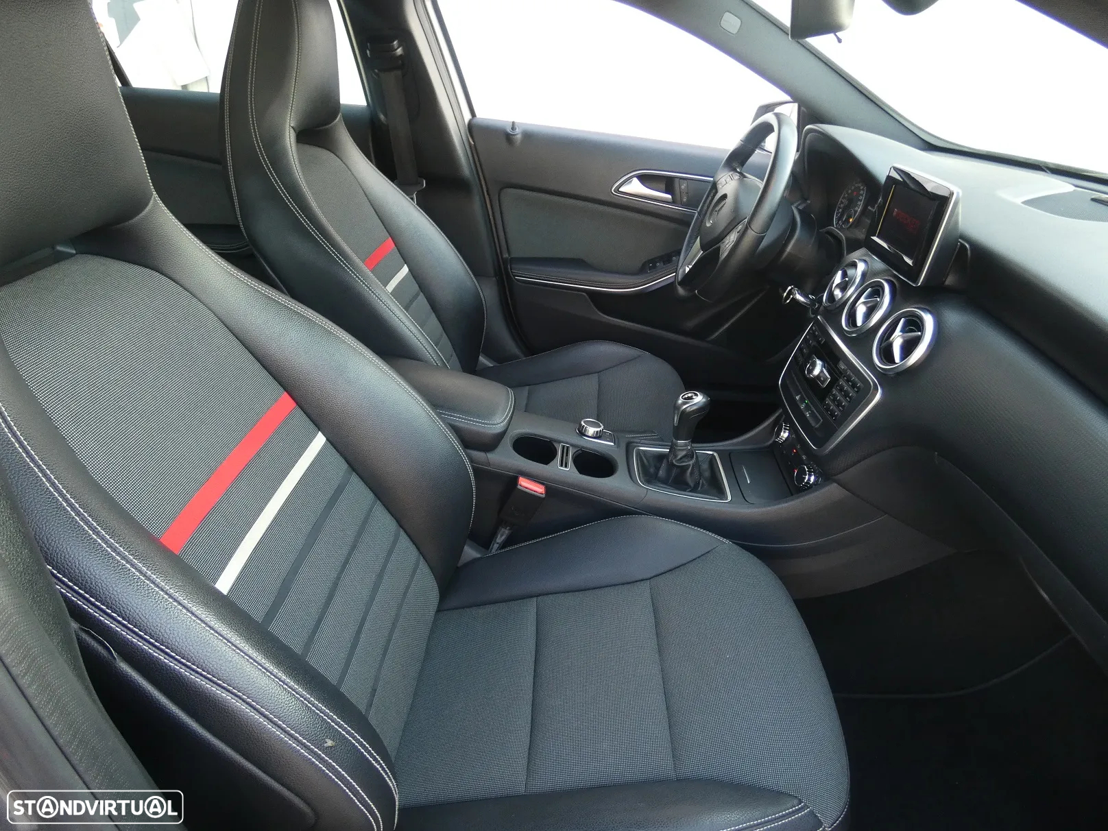 Mercedes-Benz A 180 d AMG Line - 12