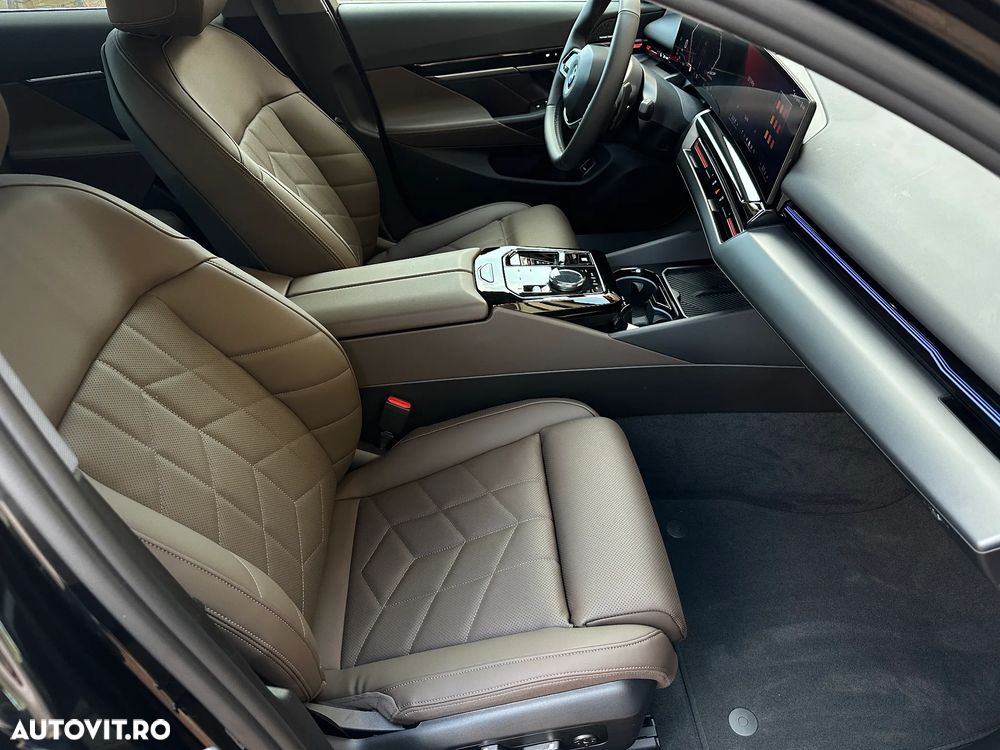 BMW Seria 5 520i AT MHEV - 14