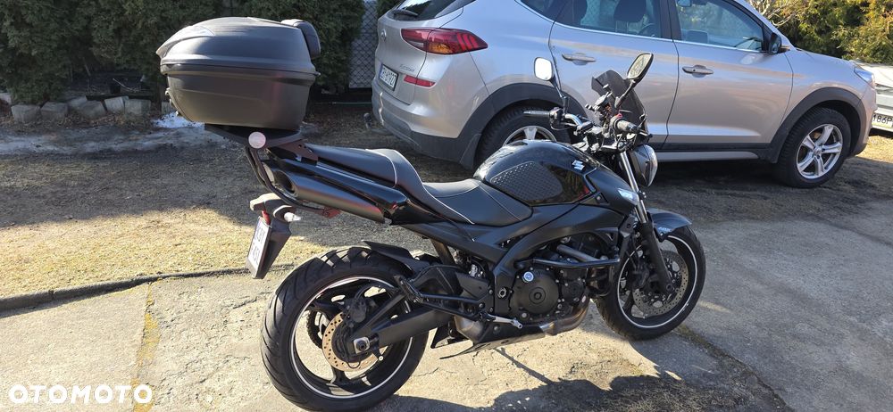 Suzuki GSR - 15