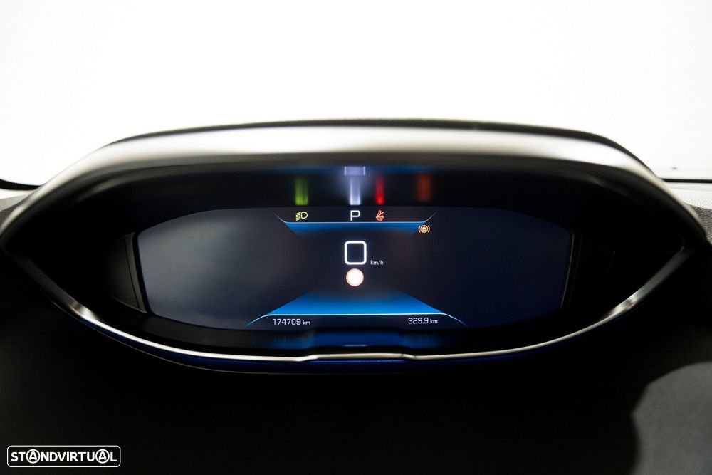 Peugeot 5008 1.2 PureTech Allure EAT8 - 17