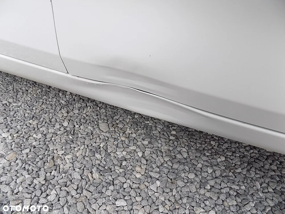 Kia Carens 1.7 CRDi M 7os - 31