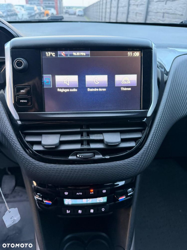 Peugeot 2008 1.6 BlueHDi Style - 17