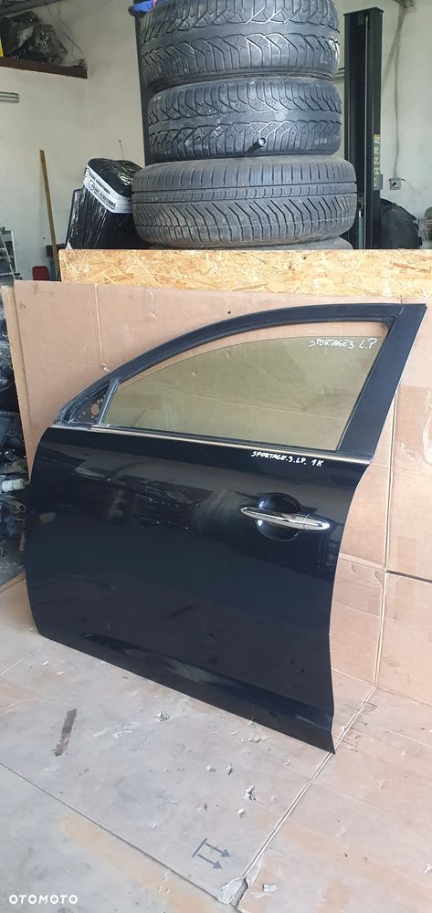 Drzwi prawy przód przednie prawe w kolor Kia Sportage III 3 1K - 2