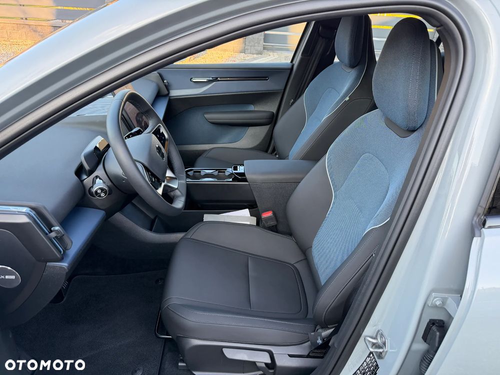 Volvo EX30 Single Motor Extended Range RWD Ultra - 5