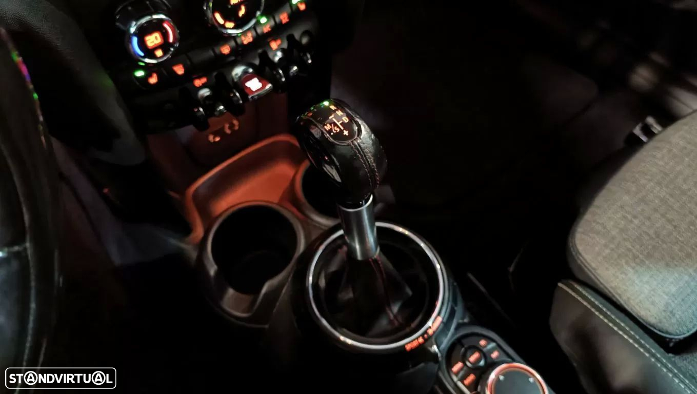 MINI 5 Portas Cooper SD Auto - 10