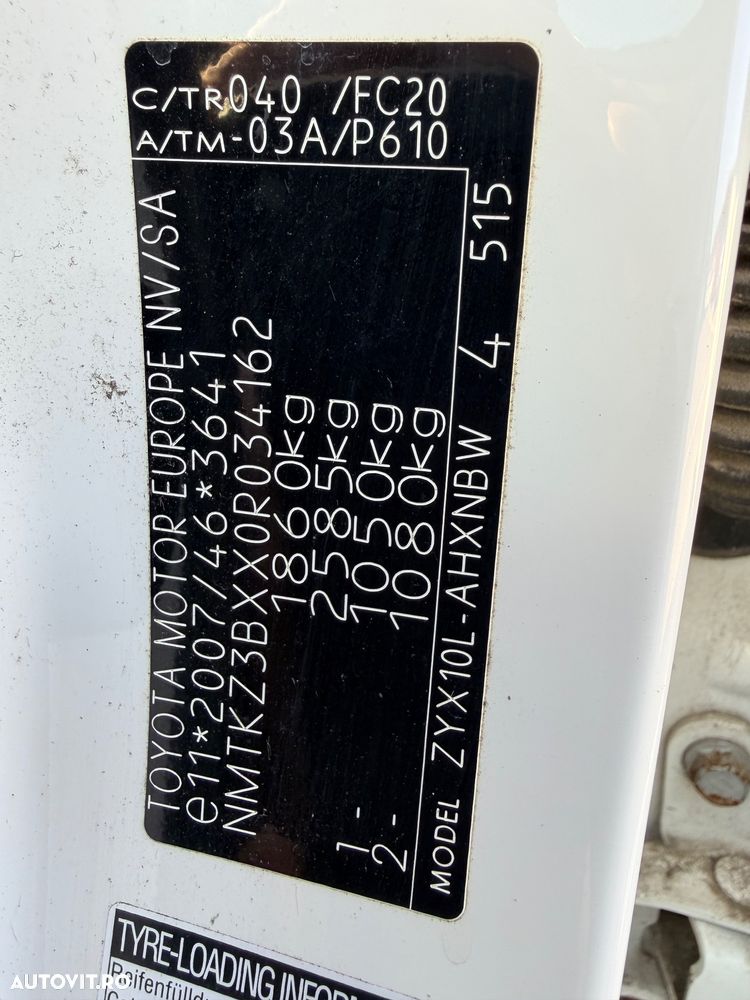 Toyota C-HR 1.8 HSD 4x2 CVT C-enter - 12