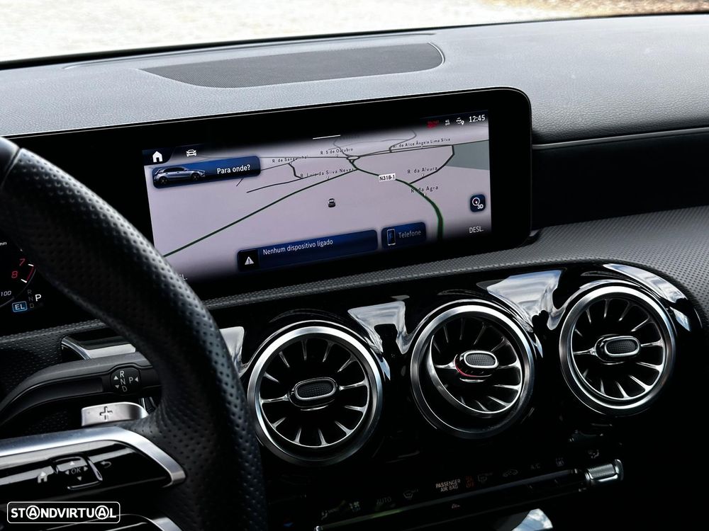 Mercedes-Benz A 250 e 8G-DCT AMG Line - 32