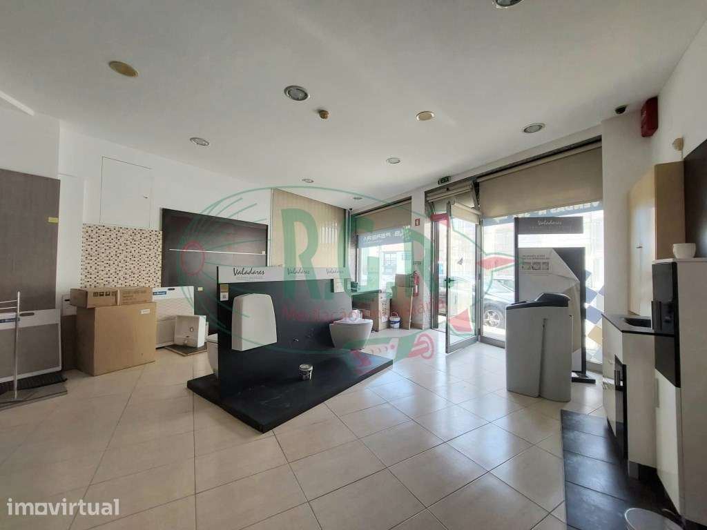 Loja de Rua Com Montra (121.50m2) - Grande imagem: 2/13