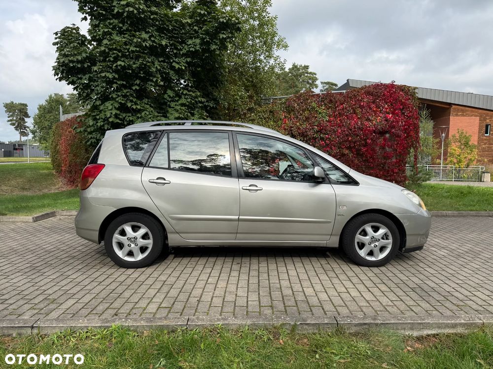 Toyota Corolla Verso - 7