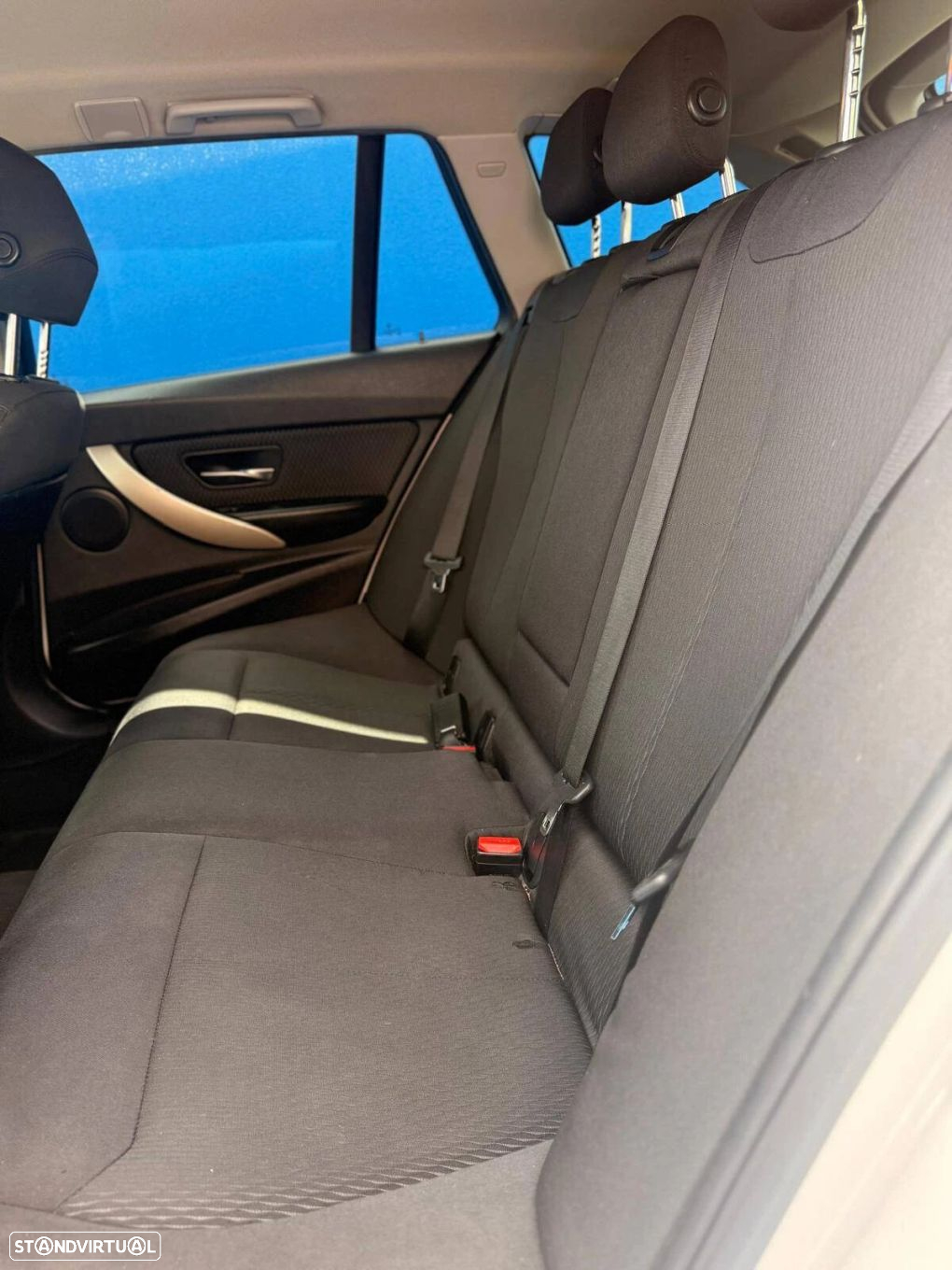 BMW 318 d Touring Auto - 8