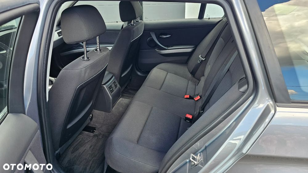 BMW Seria 3 320d - 12