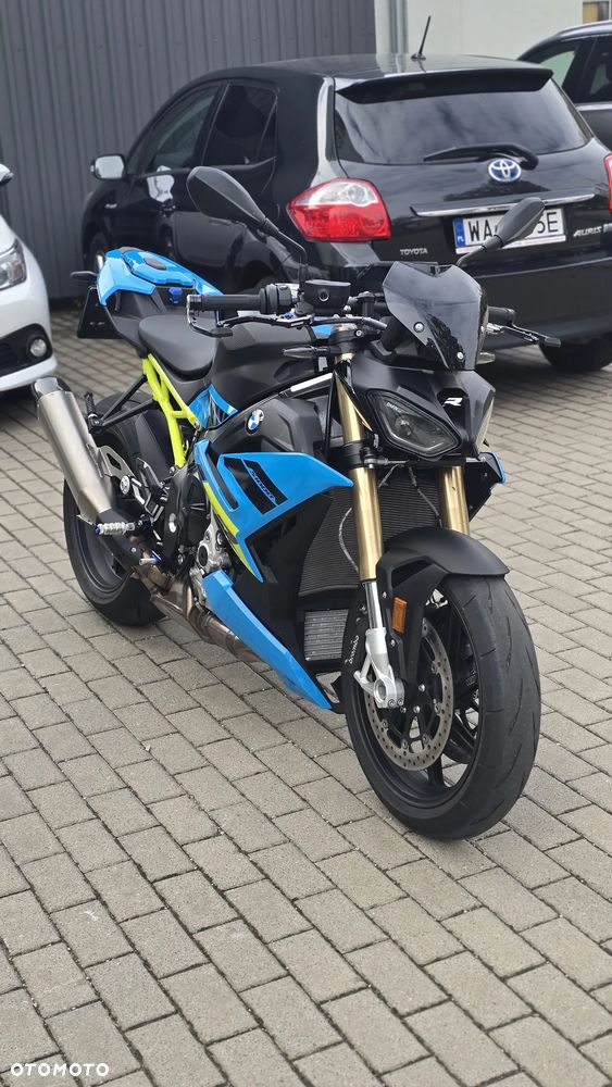 BMW S - 1
