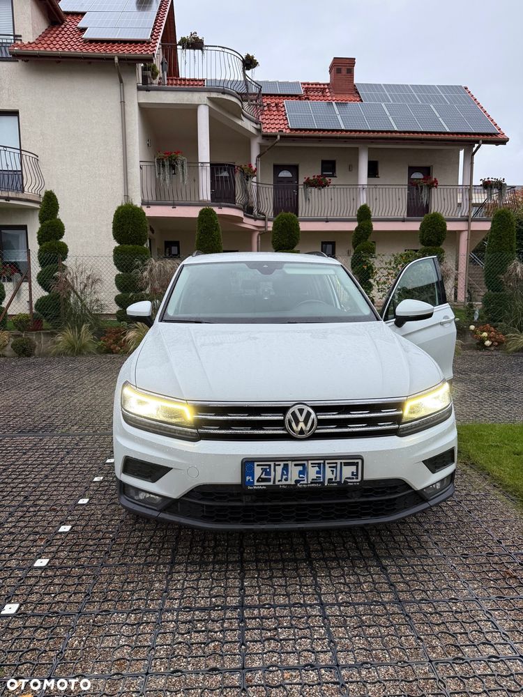 Volkswagen Tiguan - 1