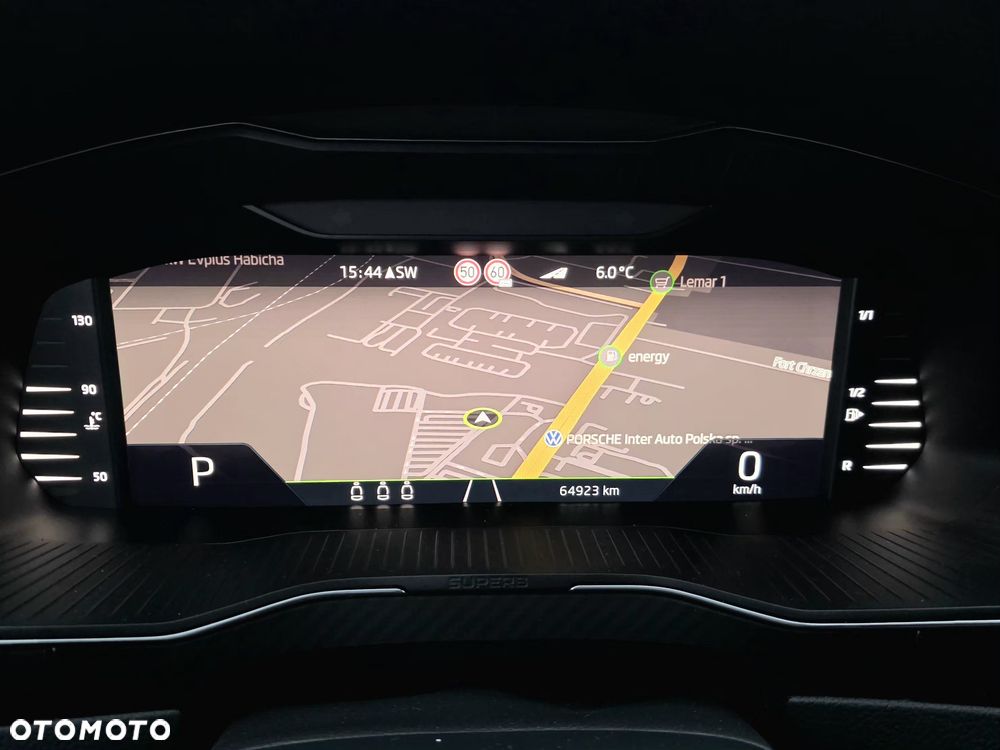 Skoda Superb 2.0 TSI Sportline DSG - 17