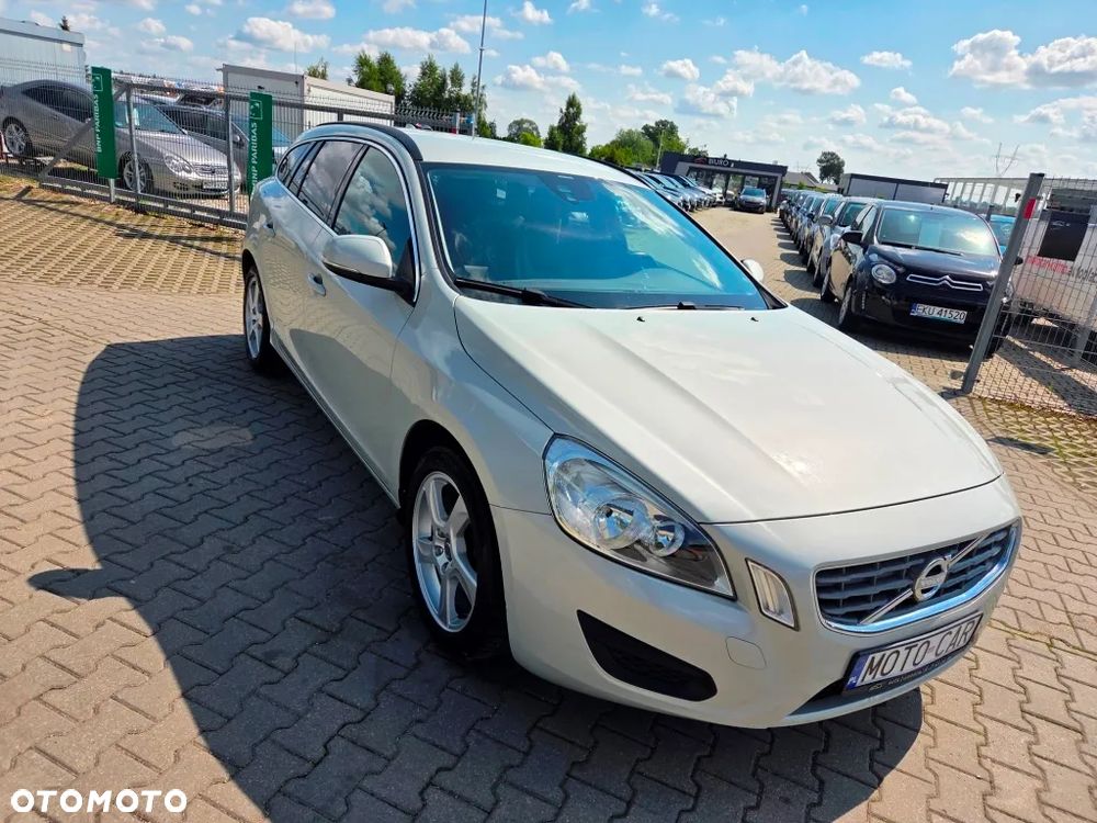 Volvo V60 D2 Momentum - 23