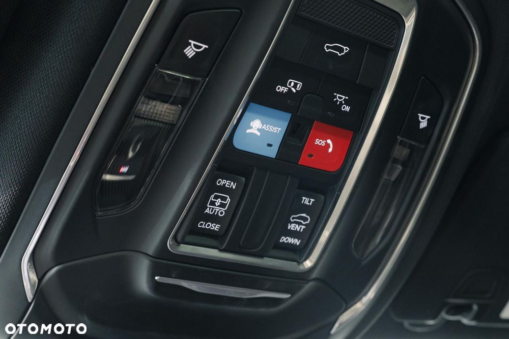Jeep Grand Cherokee - 34