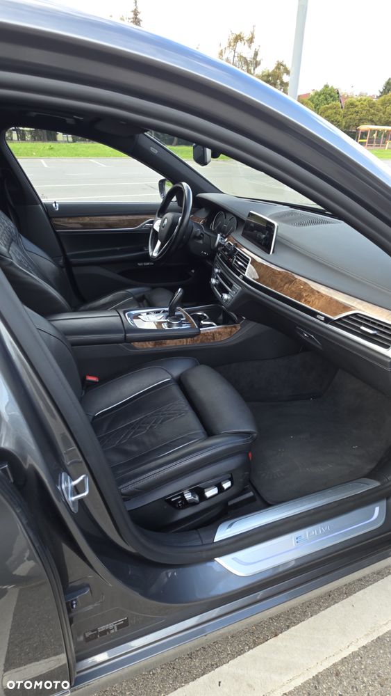 BMW Seria 7 - 20