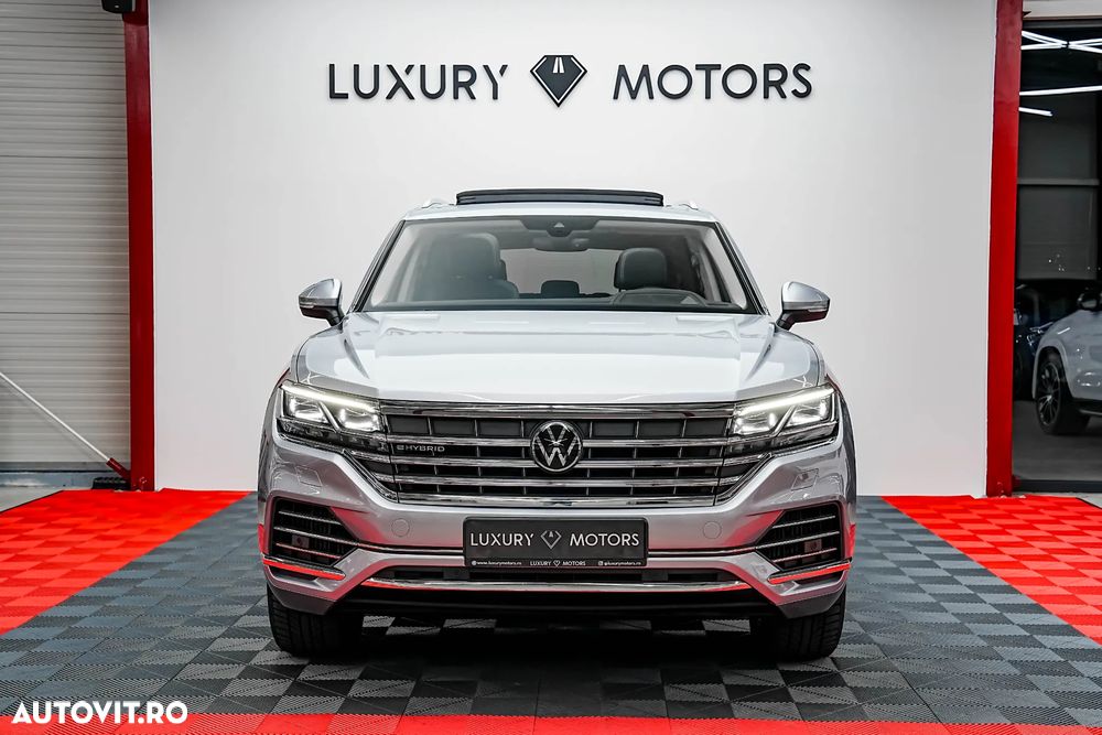 Volkswagen Touareg 3.0 V6 e-Hybrid 4Motion Aut. Elegance - 3