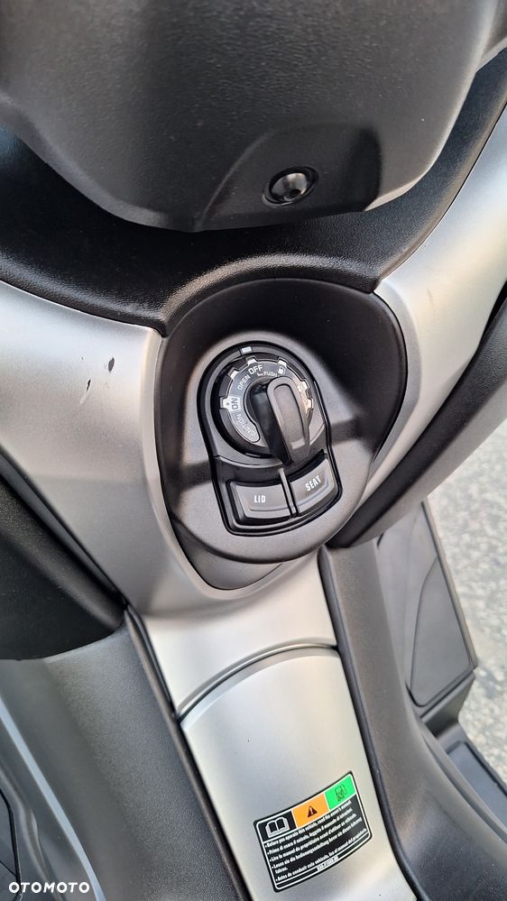 Yamaha X-max - 24