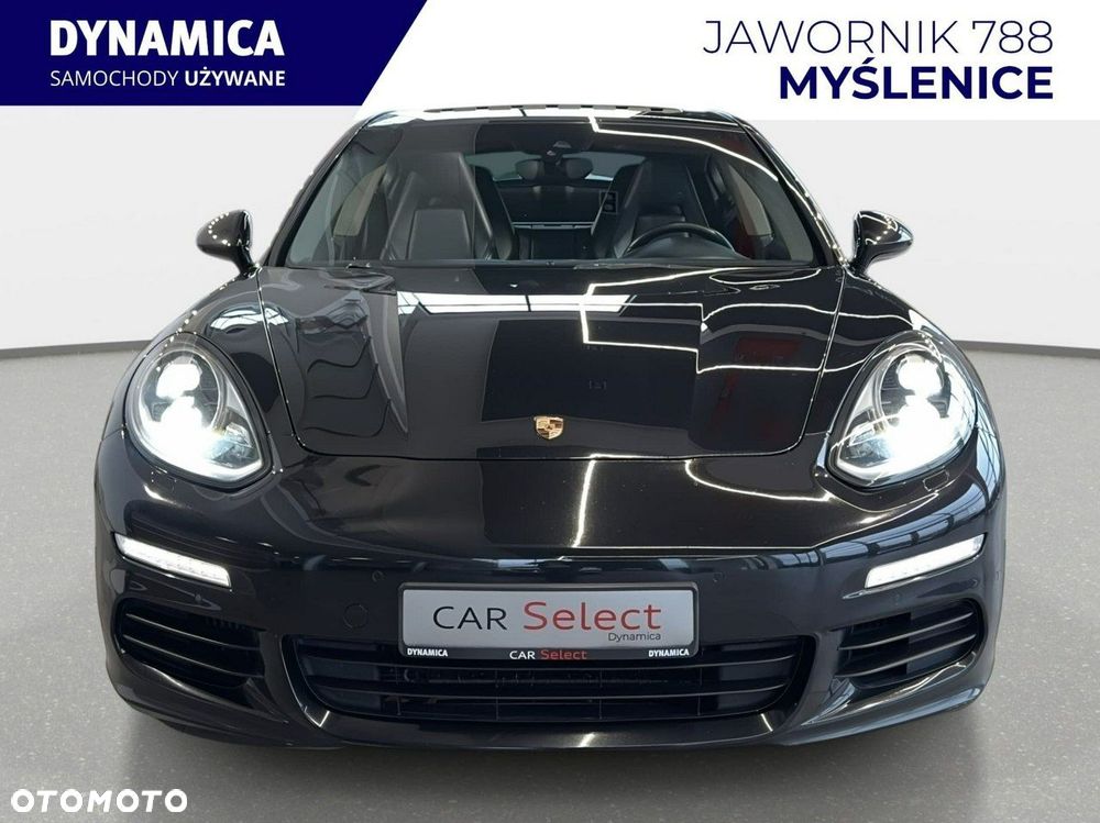 Porsche Panamera - 4