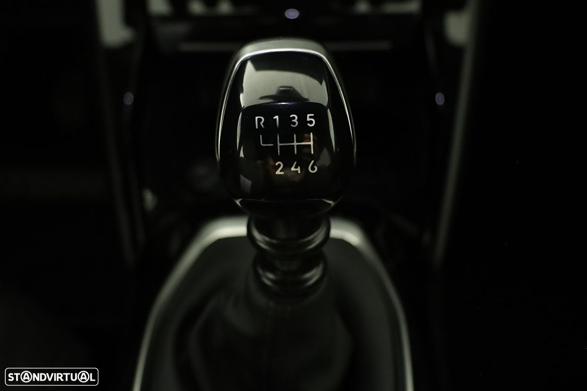 Peugeot 2008 1.2 PureTech Allure - 13