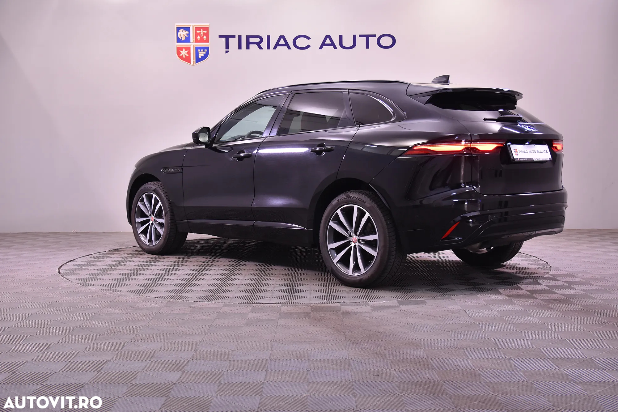Jaguar F-Pace - 3