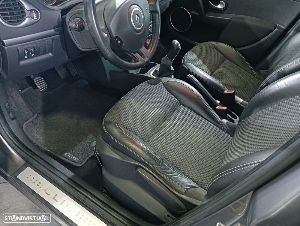 Renault Clio Break 1.5 dCi Dynamique S - 16