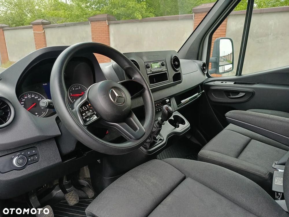 Mercedes-Benz Sprinter - 5