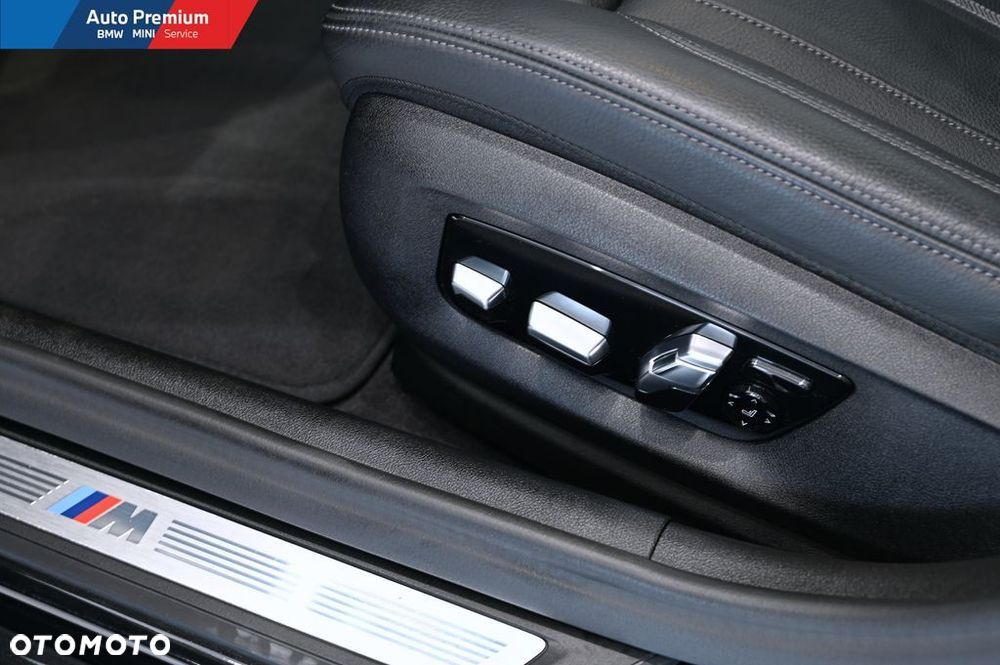 BMW Seria 5 540i xDrive mHEV - 12