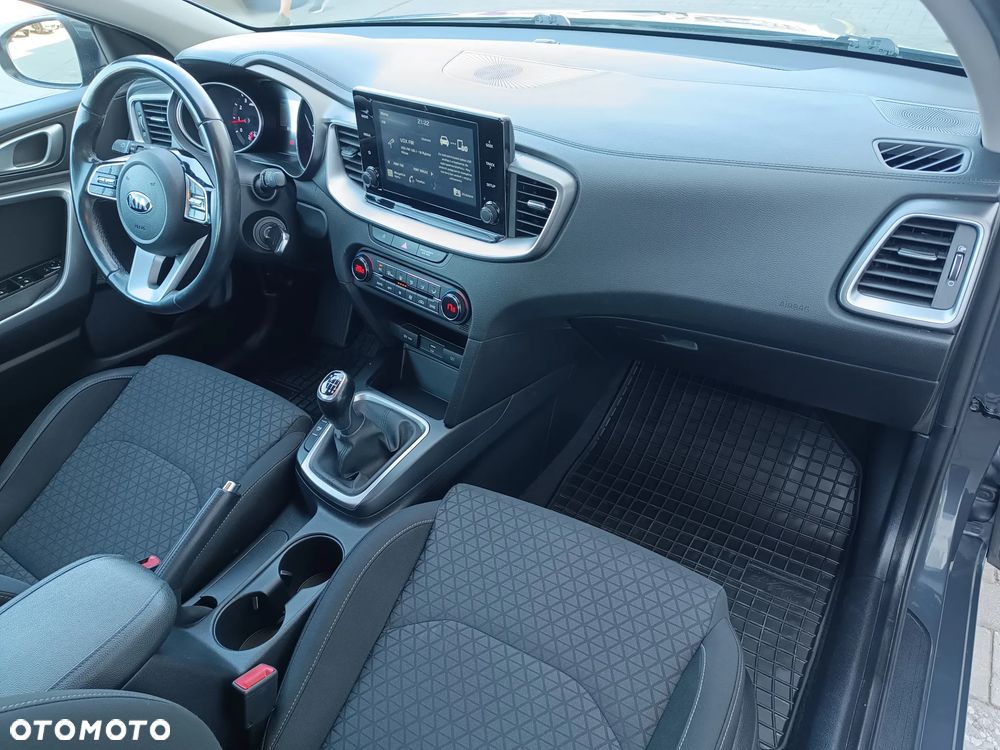 Kia Ceed - 7