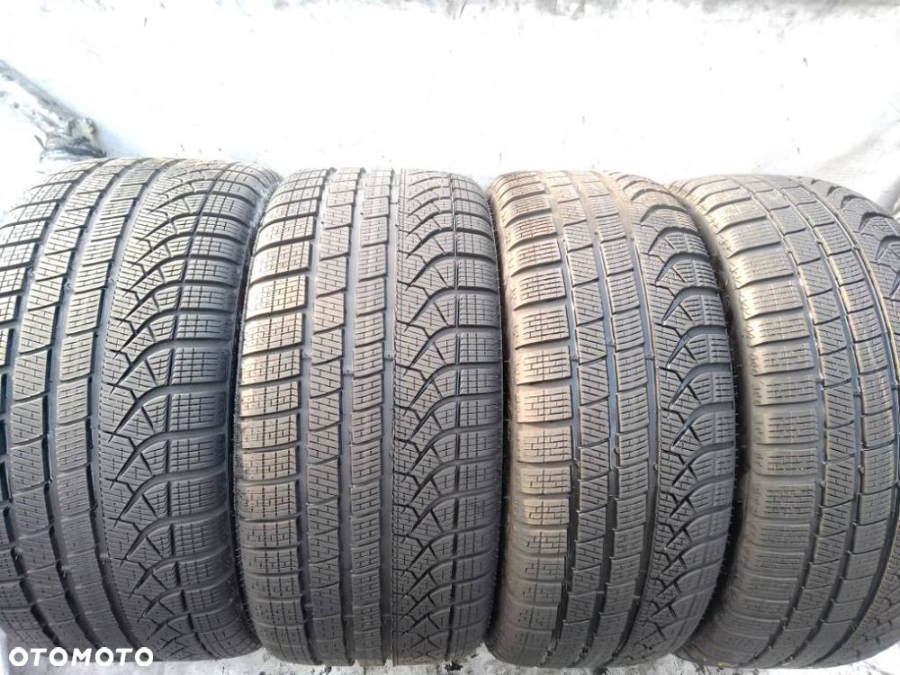 Pirelli P Zero Winter 245/40 R19 98V 275/35 R19 100V 2025 7-7.5mm - 1