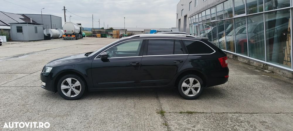 Skoda Octavia 2.0 TDI ELEGANCE DSG - 3