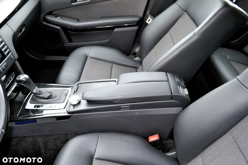 Mercedes-Benz Klasa E 200 CDI DPF BlueEFFICIENCY Automatik Avantgarde - 24