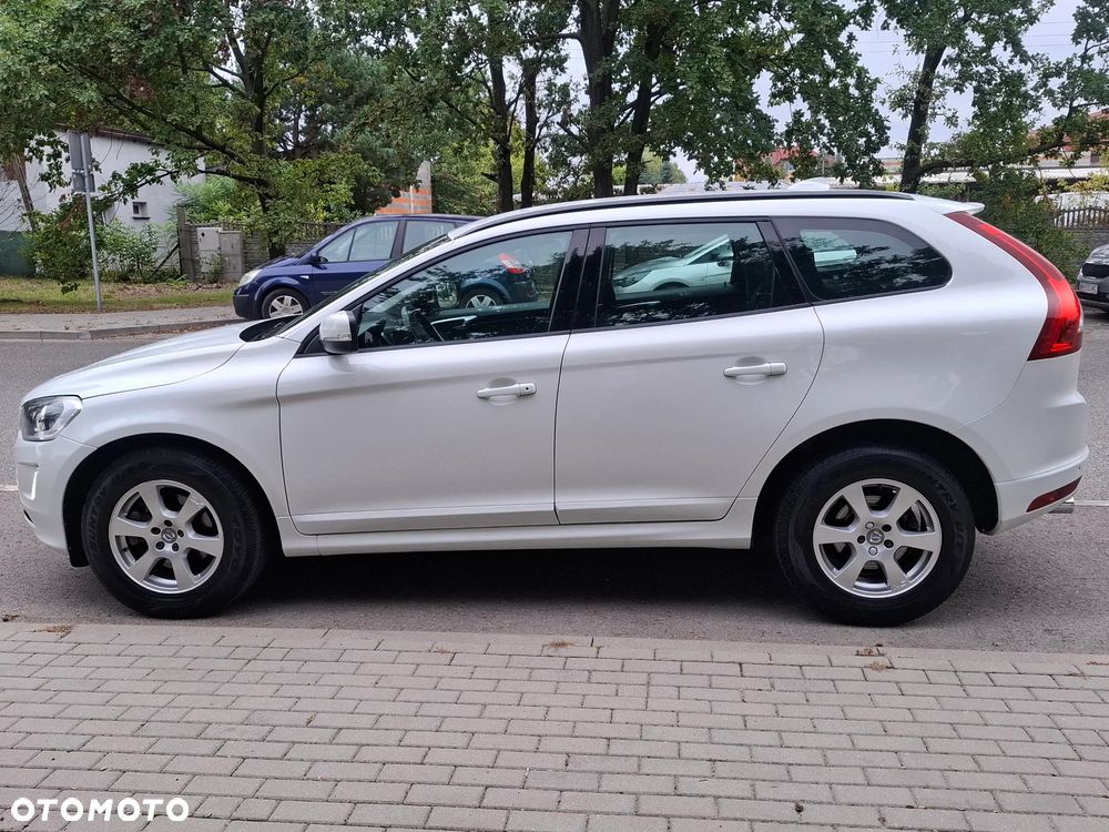 Volvo XC 60 D3 Drive-E R-Design Kinetic - 4