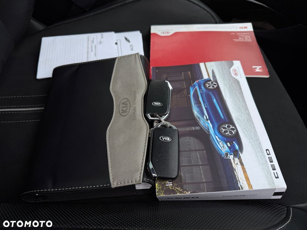 Kia ProCeed 1.4 T-GDI OPF GT LINE - 38