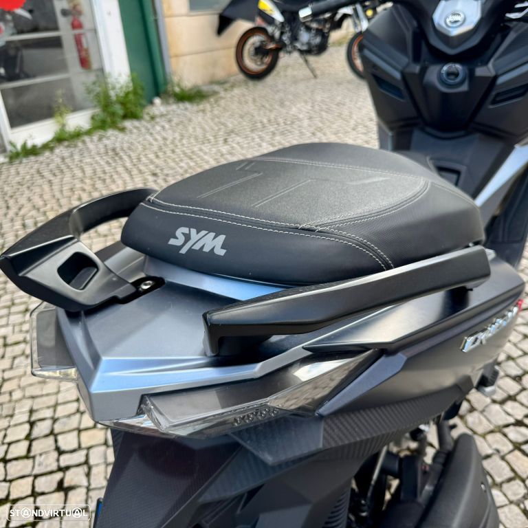 Sym Cruisym 300 - 18