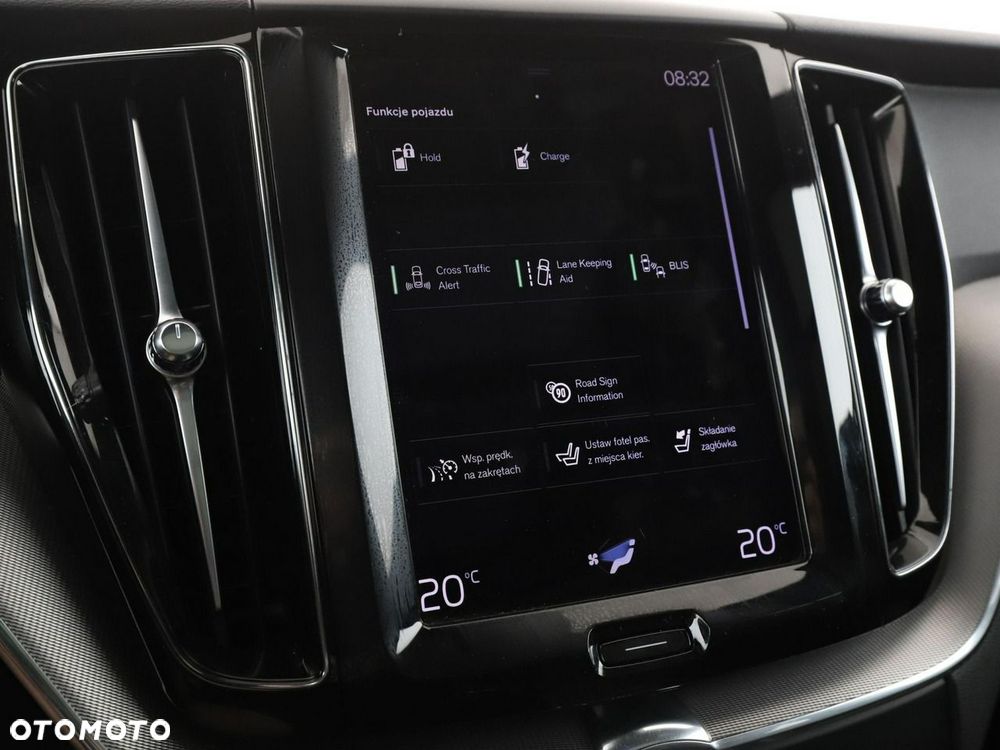 Volvo XC 60 T8 AWD Recharge Geartronic RDesign - 28