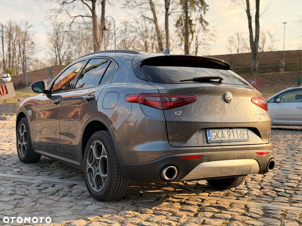 Alfa Romeo Stelvio 2.0 Turbo First Edition Q4 - 12