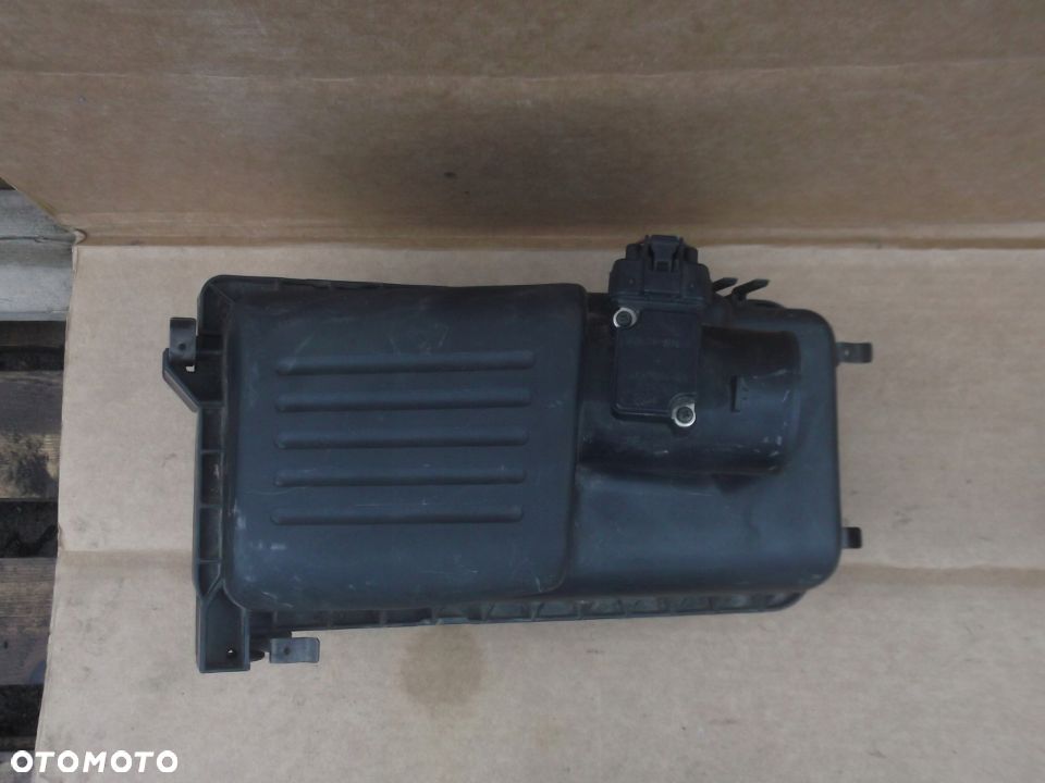 TOYOTA COROLLA E12 OBUDOWA FILTRA POWIETRZA 2.0 D4D - 2