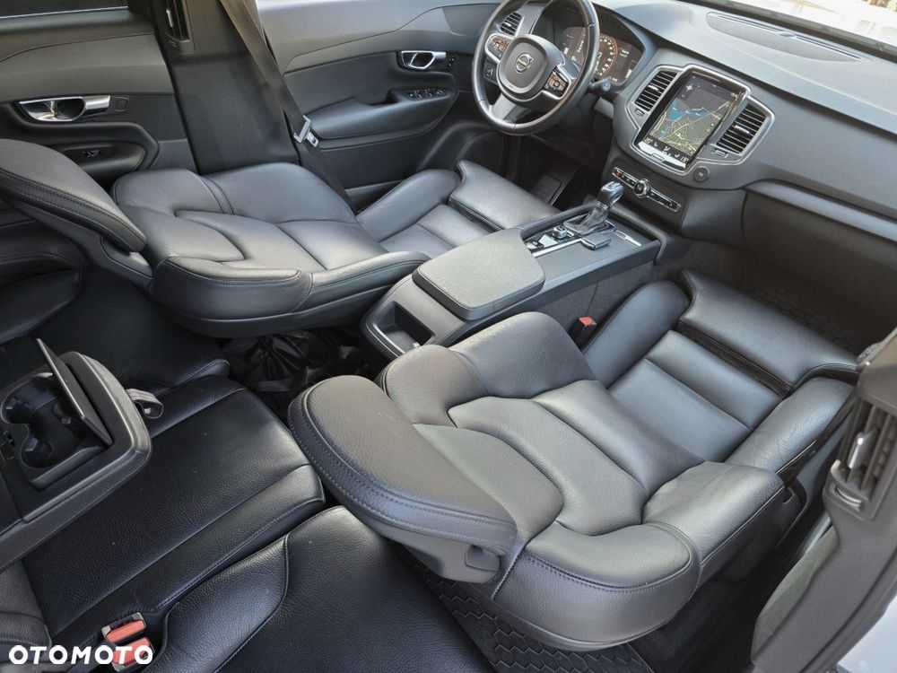 Volvo XC 90 D5 AWD Momentum 7os - 8
