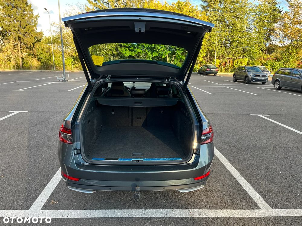 Skoda Superb III Kombi 19 - 28