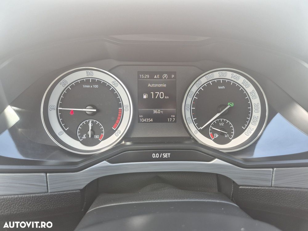 Skoda Superb 2.0 TDI DSG Ambition - 19
