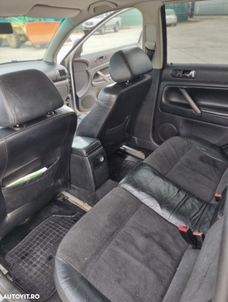 Volkswagen Passat 1.9TDI Highline - 14