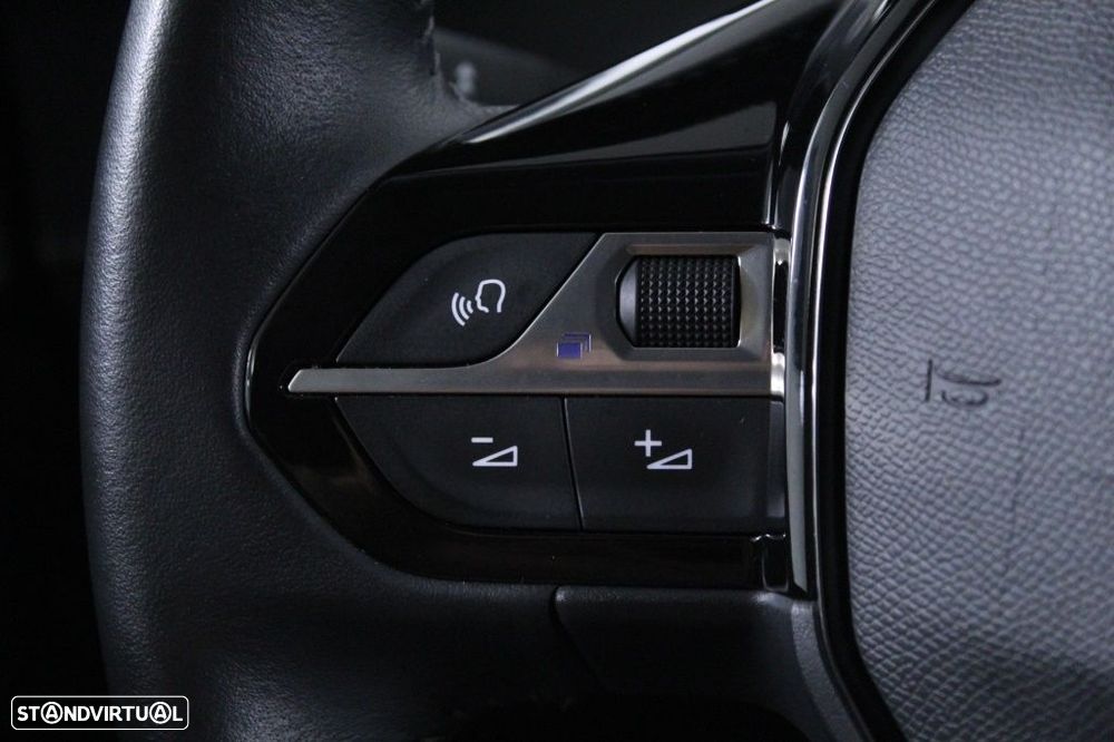 Peugeot 2008 1.2 PureTech Allure - 22