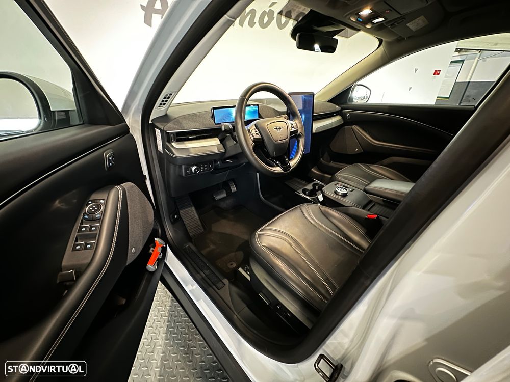 Ford Mustang Mach-E 75.7 kWh Premium AWD - 13