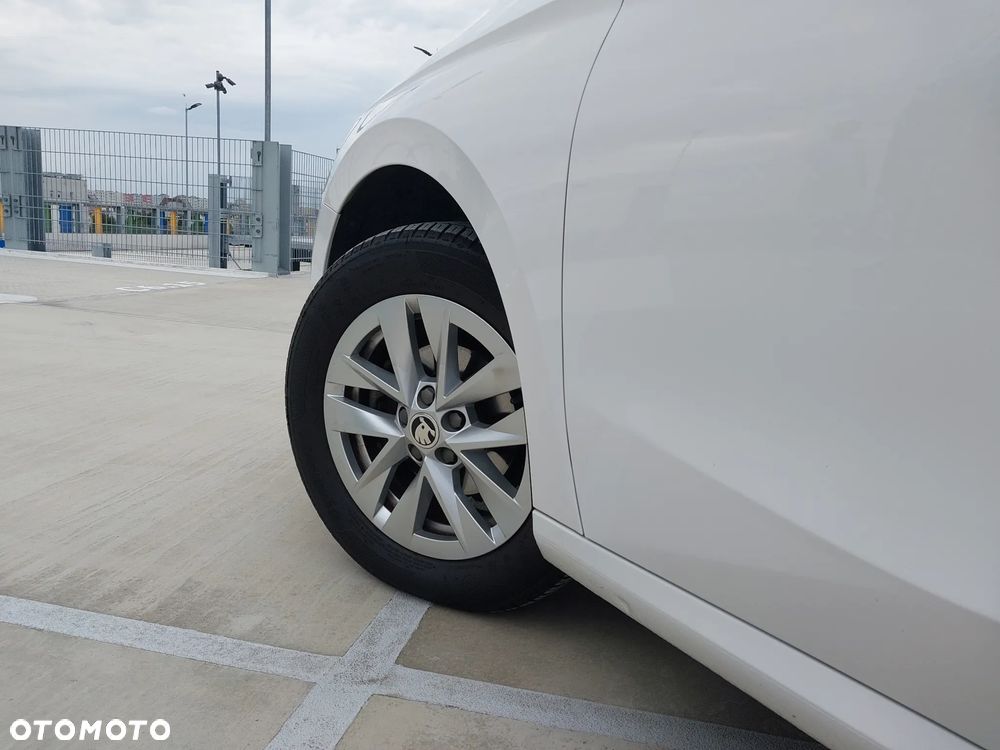 Skoda Fabia 1.0 Ambition - 10